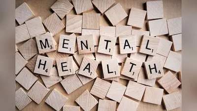 Free mental health crossword background, public domain CC0 photo.
