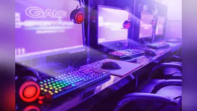 games computer online in internet cafe ,esports concept