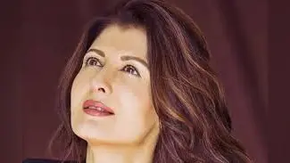 संगीता बिजलानी की बर्थडे पार्टी में सलमान खान, फैन ने ‘भाईजान’ को खींचा तो बॉडीगार्ड्स ने संभाला मामला
