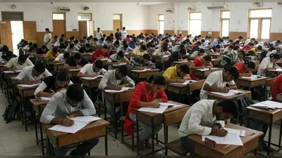 यूपी में आरओ-एआरओ परीक्षा शांतिपूर्ण संपन्न: 2382 केंद्रों पर एक ही पाली में हुआ इम्तिहान