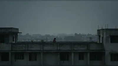आईआईटी बीएचयू के प्रोफेसर की पत्नी ने छत से कूदकर दी जान, अवसाद से जूझ रही थीं