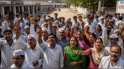 यूपी स्कूल मर्जर पर आप का हल्ला बोल: “शराब ठेके 300 मीटर पर तो स्कूल तीन किमी पर क्यों?”
