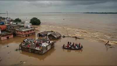 प्रयागराज बाढ़: संगम नगरी में गंगा-यमुना का विकराल रूप, हजारों परिवार हुए बेघर, तस्वीरें देख सहम जाएंगे आप