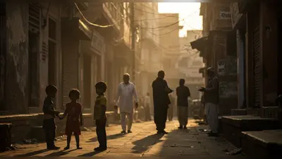 वाराणसी: बच्चों की जान से खिलवाड़, सपा छात्र सभा जिलाध्यक्ष सहित दो पर केस