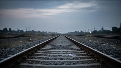 कानपुर में दिल दहला देने वाली घटना: नशे में धुत बेटे ने माँ से झगड़कर ट्रेन से कटकर दी जान