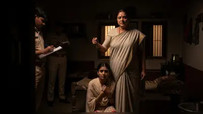 यूपी में रिश्तों पर कलंक! भतीजी ने बताया चाचा का काला सच, महिला आयोग अध्यक्ष ने आधी रात दर्ज कराई FIR