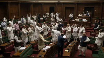 यूपी विधानसभा मॉनसून सत्र: पहले ही दिन विपक्ष के हंगामे से 15 मिनट स्थगित हुआ सदन