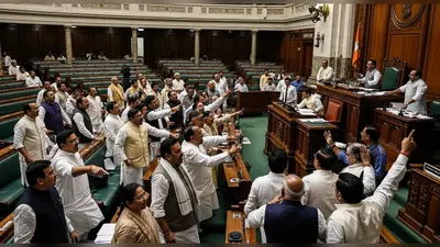फतेहपुर घटना पर गरमाया यूपी विधानसभा: विपक्ष के हंगामे के बीच चला सत्र, कल 11 बजे फिर होगी कार्यवाही