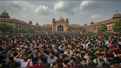AMU में शुल्क वृद्धि का बवाल: विरोध प्रदर्शन तेज, दो डिप्टी और दो असिस्टेंट प्रॉक्टर ने दिया इस्तीफा, विश्वविद्यालय में हड़कंप