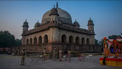 यूपी: जन्माष्टमी पर मकबरा विवाद भड़काने की साजिश, प्रशासन ने जारी की सख्त चेतावनी