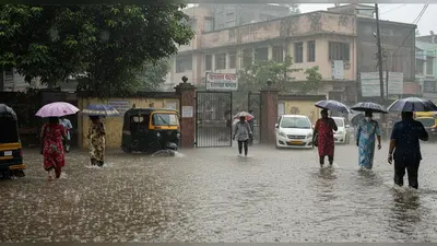 लखनऊ में मूसलाधार बारिश: निजी स्कूल बंद, सरकारी स्कूल चेहल्लुम की छुट्टी पर; जनजीवन अस्त-व्यस्त