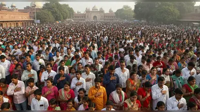 आगरा में ‘मां तुझे प्रणाम’: हज़ारों ने एक साथ गाया राष्ट्रगान, 52 सेकंड थम गया पूरा शहर