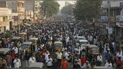 बरेली में गूंजा ‘जन गण मन’: आजादी के जश्न में 52 सेकेंड के लिए थम गई रफ्तार, हजारों ने गाया राष्ट्रगान