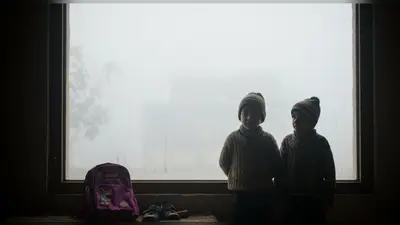 उत्तर प्रदेश से मुंबई तक स्कूलों पर लगा ब्रेक: भीषण ठंड, कोहरे और अन्य कारणों से शिक्षण संस्थान बंद, जानें कल का अपडेट