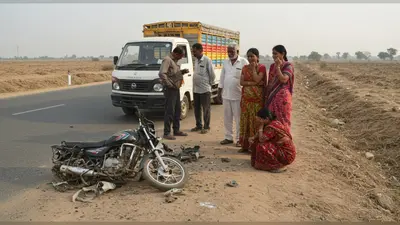 अलीगढ़ में भीषण सड़क हादसा: कैंटर ने बाइक को रौंदा, चाची-भतीजे की दर्दनाक मौत, परिवार में छाया मातम