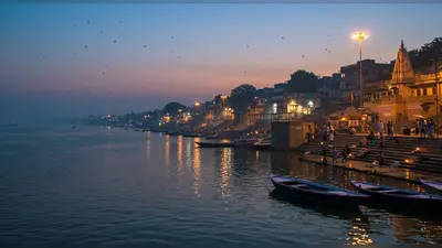 गंगा का जलस्तर थमा, बनारस-बलिया को राहत; कई जगह बिजली गुल से बढ़ी चिंता