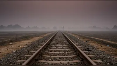 संतान न होने का दर्द: यूपी में अधेड़ ने ट्रेन से कटकर दी जान, रेलवे क्रॉसिंग पर मिला शव