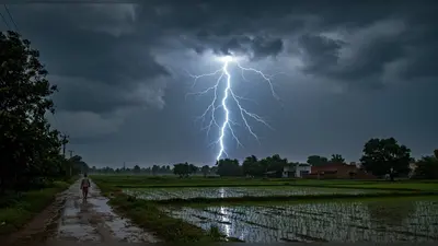 यूपी में मौसम का मिजाज बदला: दक्षिण और पश्चिमी इलाकों में भारी बारिश और बिजली गिरने की चेतावनी जारी!