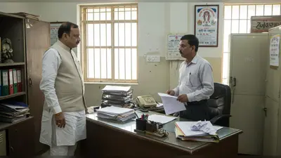 गाजीपुर: सुभासपा विधायक बेदीराम से तकरार के बाद सीएचसी अधीक्षक हटाए गए, इस्तीफे की दी थी धमकी