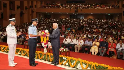 लखनऊ में शुभांशु शुक्ला का जोरदार स्वागत: सीएमएस में ग्रुप कैप्टन ने किया सम्मान, उमड़ा जनसैलाब
