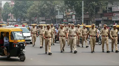 यूपी में ट्रैफिक जाम से मिलेगी मुक्ति! 5 हजार पुलिसकर्मी संभालेंगे व्यवस्था, महिलाकर्मी भी मैदान में