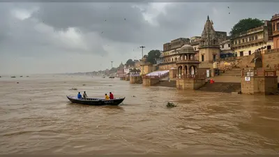 वाराणसी में गंगा का विकराल रूप: एक ही सीज़न में दो बार चेतावनी बिंदु पार, जनजीवन अस्त-व्यस्त