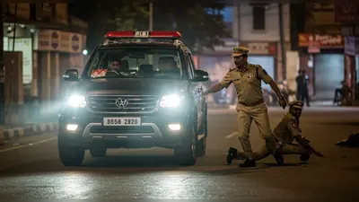 लखनऊ: विधायक का स्टिकर लगी SUV से दरोगा को कुचलने का प्रयास, आरोपी को छोड़ा, सिर्फ गाड़ी सीज, पुलिस पर सवाल