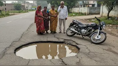यूपी: 21 वर्षीय नैतिक की जान ले गया वाटर वर्क्स मार्ग का गड्ढा, परिवार में मातम