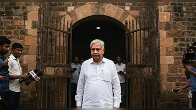 कानपुर: पूर्व ADGC को चार दिन में मिली जमानत, रिहाई ने उठाए सवाल!