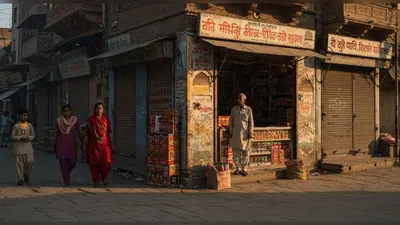 यूपी में पटाखों पर बड़ी पाबंदी: आठ जिलों में उत्पादन, भंडारण और बिक्री पर पूर्ण प्रतिबंध, निर्देश जारी