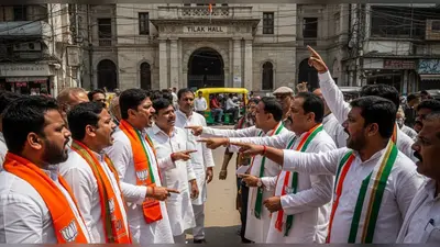 कानपुर में बवाल: तिलक हाल के सामने भाजपा-कांग्रेस कार्यकर्ता भिड़े, दो घंटे तक चला हंगामा