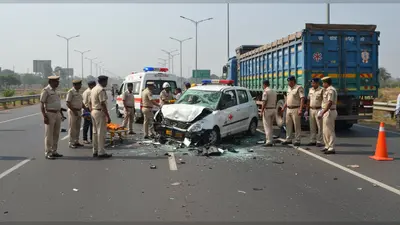 आगरा-लखनऊ एक्सप्रेसवे पर दर्दनाक हादसा: कार और ट्रक की टक्कर में पांच घायल, दो की हालत गंभीर