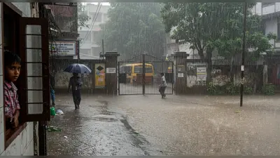 बरेली में मूसलाधार बारिश का कहर: सभी स्कूल बंद, पीलीभीत में दो दिन का अवकाश; मौसम विभाग का ‘ऑरेंज अलर्ट’ जारी