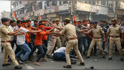 एबीवीपी लाठीचार्ज मामला: यूपी पुलिस पर गिरी गाज, एक दरोगा सहित चार पुलिसकर्मी निलंबित