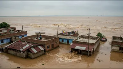 यमुना का विकराल रूप: उत्तर प्रदेश में चेतावनी स्तर पार, 500 परिवारों पर बाढ़ का खतरा, उल्टे बहने लगे नाले