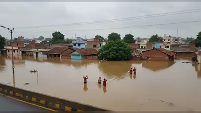 पीलीभीत में बाढ़ का भयंकर कहर: 30 से ज़्यादा गाँव डूबे, हाईवे बंद, अफसरों के घरों तक पहुँचा पानी!