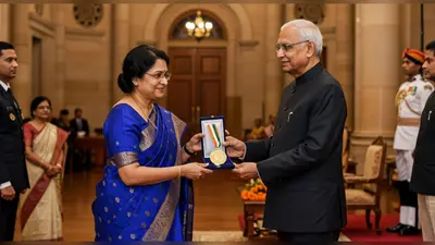 एएमयू की प्रोफेसर विभा शर्मा को राष्ट्रपति ने किया राष्ट्रीय शिक्षक पुरस्कार से सम्मानित, सीएम योगी ने वीडियो साझा कर दी बधाई