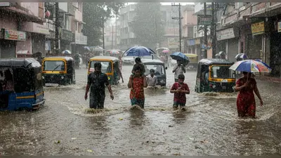 यूपी में हाहाकार: एक दिन की 43.2 MM बारिश ने बिगड़े हालात, सड़कें बनीं नदियां; 12वीं तक के स्कूल बंद