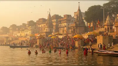 काशी में ग्रहण का अद्भुत नज़ारा: 25 हजार मंदिर बंद रहे, फिर लाखों श्रद्धालुओं ने किया गंगा स्नान