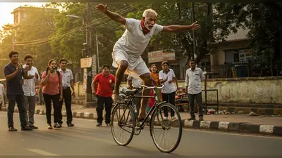 साइकिल पर कसरत का अद्भुत नजारा: ‘चच्चा’ ने दिखाया ऐसा कमाल, वीडियो देख दंग रह गए लोग!