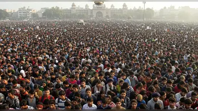 यूपी दरोगा भर्ती में रिकॉर्ड तोड़ आवेदन: 16.45 लाख युवा बने दावेदार, बोर्ड जुटा परीक्षा की तैयारियों में