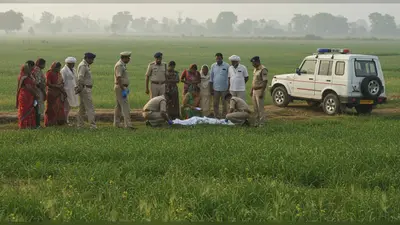 अंबेडकरनगर: खेत में मिली युवक की लाश, हत्या की आशंका से सनसनी; पुलिस जांच में जुटी
