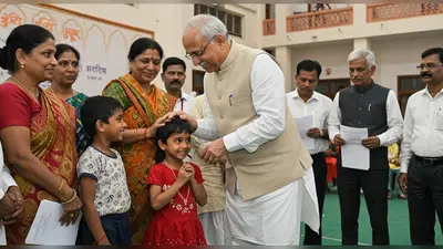 सीएम के जनता दर्शन में मानवीय चेहरा: रायबरेली से आए मरीजों को तुरंत इलाज, बच्चों पर बरसा प्यार