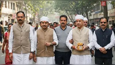 यूपी में बैंक मैनेजर का ‘नकाब’ वाला घोटाला: दूसरों के कागज़ात पर करोड़ों के लोन का खेल, 3 साथी भी पकड़े गए!