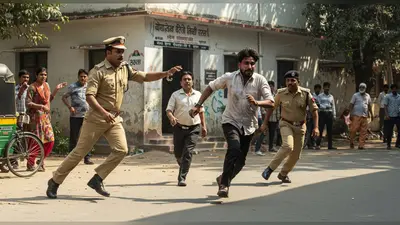 भदोही में पुलिस को चकमा देकर फरार हुआ आरोपी, SP ने दो दरोगाओं को किया निलंबित, मचा हड़कंप!