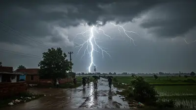 यूपी में मौसम का कहर: आज से कई जिलों में भारी बारिश का अलर्ट, 19 तक मूसलाधार बरसात और वज्रपात का खतरा!