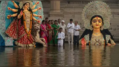 दुर्गा विसर्जन 2025: गंगा में प्रतिमा विसर्जन पर NGT और सरकार से मांगे गए कड़े नियम