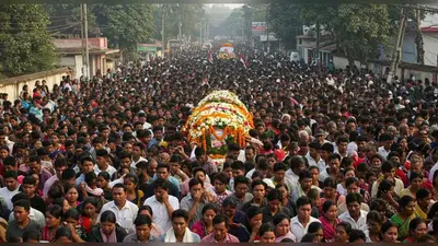 असम के लोकप्रिय गायक जुबिन गर्ग को नम आँखों से दी गई अंतिम विदाई, उमड़ा जनसैलाब