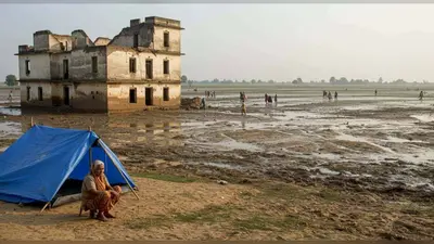 पंजाब बाढ़: करोड़ों का घर खंडहर, मालकिन तंबू में; वापसी कर रहे लोगों के सामने रेत, कीचड़ और टूटी इमारतों की भीषण चुनौती