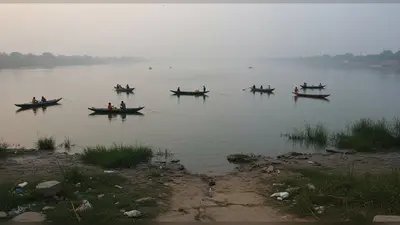 इटावा में नगर पालिका कर्मी ने यमुना में लगाई छलांग: दो पेज के सुसाइड नोट में उत्पीड़न का गंभीर आरोप, तलाश जारी
